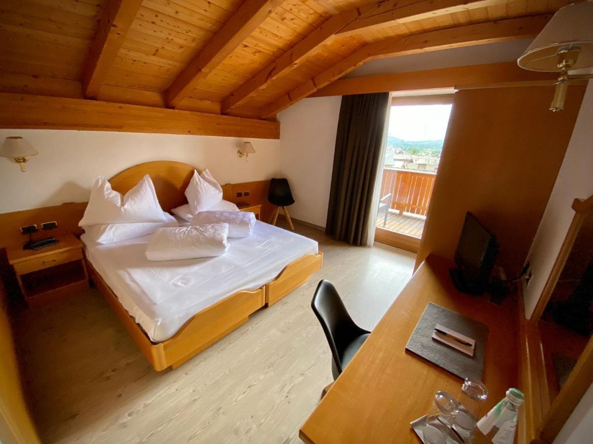Hotel Simpaty Dobbiaco Esterno foto