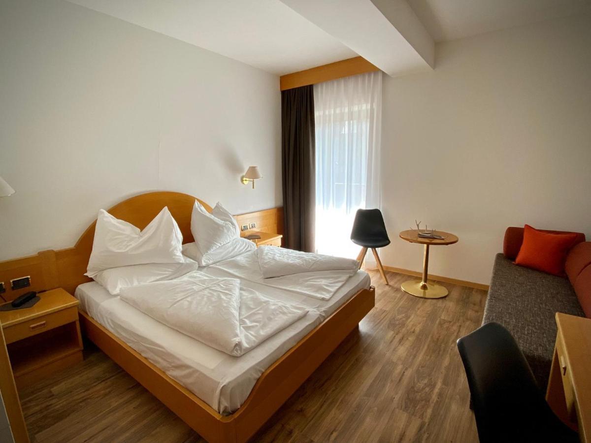 Hotel Simpaty Dobbiaco Esterno foto