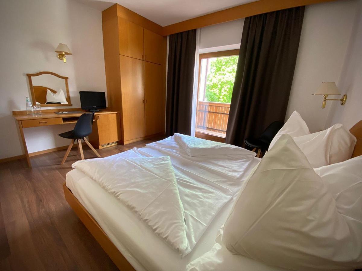 Hotel Simpaty Dobbiaco Esterno foto